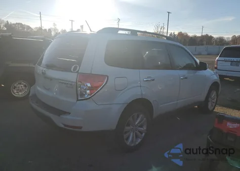 2011 Subaru Forester 2.5X Premium из США, поврежденный, VIN JF2SHADC0BH779563